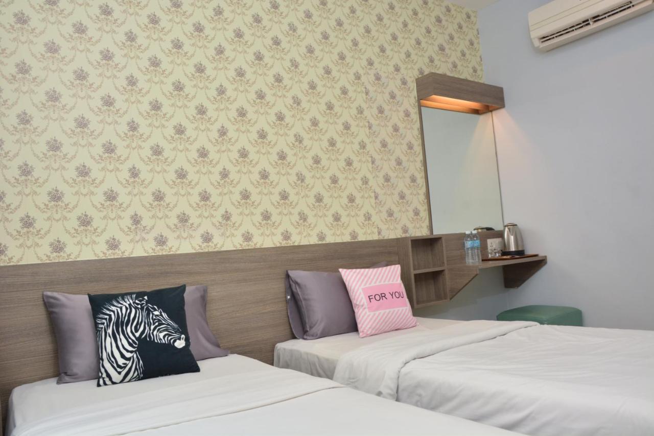 Duta Hotel Kuala Lumpur Exterior photo